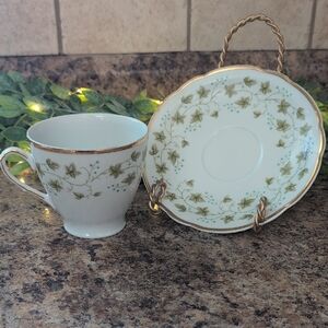 Vintage Teacup Set With Green Ivy Pattern